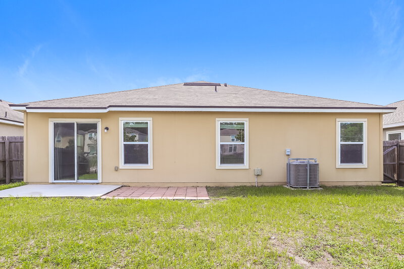 2,000/Mo, 2067 Tyson Lake Dr Jacksonville, FL 32221 Rear View