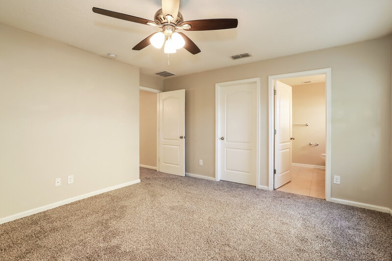 1,840/Mo, 2236 Crystal Cove Dr Green Cove Springs, FL 32043 Main Bedroom View 2