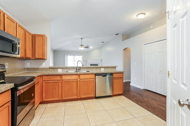 2,155/Mo, 535 Misty Morning Ct Jacksonville, FL 32218 Kitchen View 2