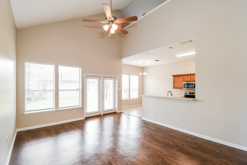 2,215/Mo, 9286 Hawkeye Dr Jacksonville, FL 32221 Living Room View