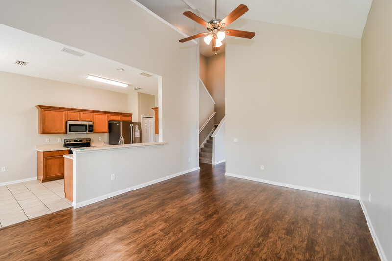 2,215/Mo, 9286 Hawkeye Dr Jacksonville, FL 32221 Living Room View 2