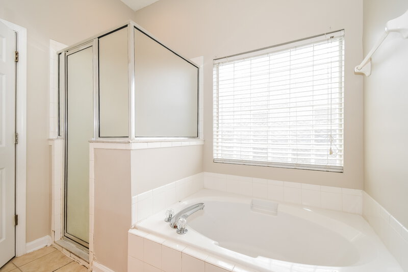 2,215/Mo, 9286 Hawkeye Dr Jacksonville, FL 32221 Main Bathroom View 2