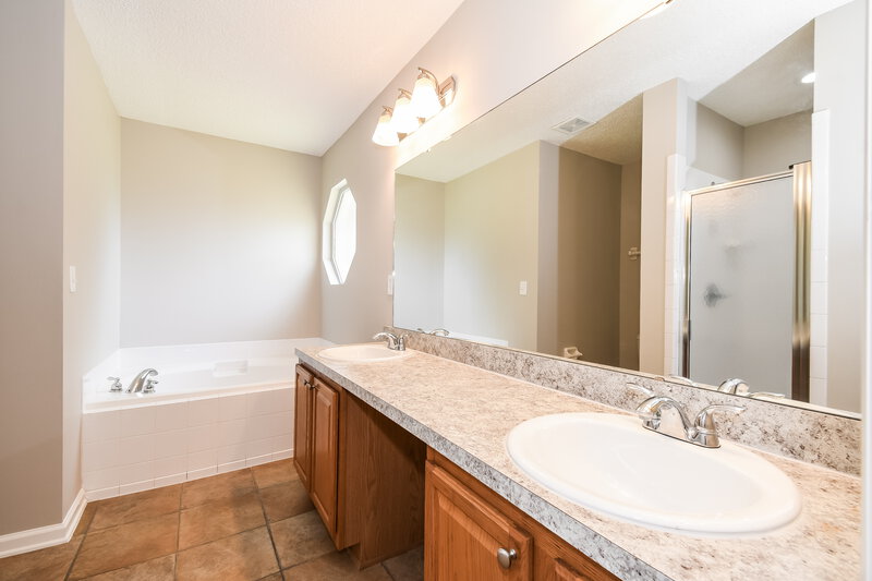 1,855/Mo, 2904 Cold Creek Blvd Jacksonville, FL 32221 Main Bathroom View
