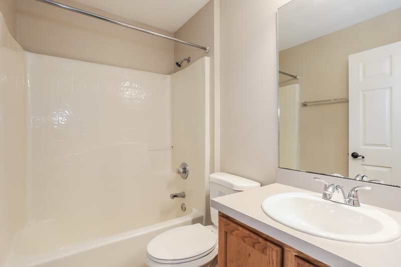 1,685/Mo, 3297 Carlotta Rd Middleburg, FL 32068 Bathroom View