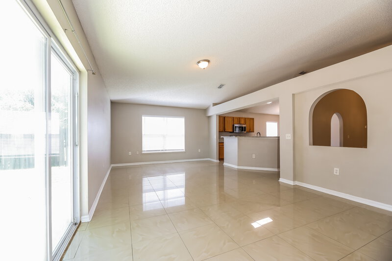 2,000/Mo, 10373 Marsh Hawk Dr Jacksonville, FL 32218 Living Room View 2