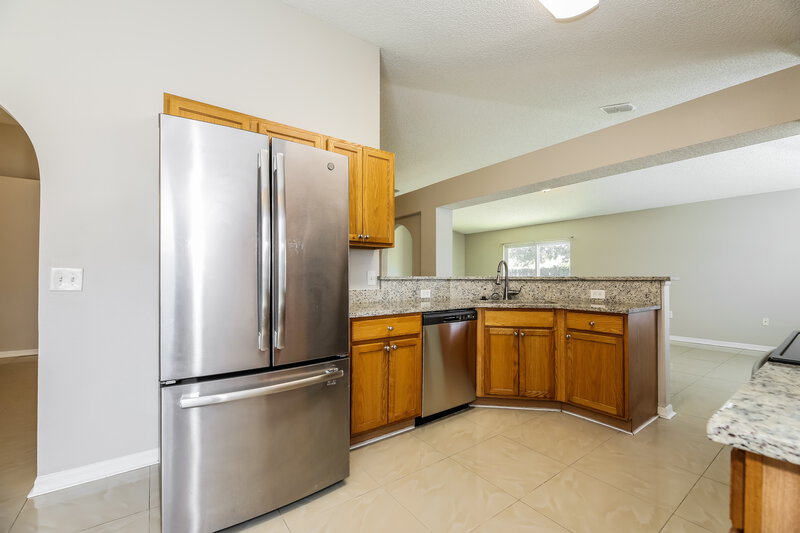 2,000/Mo, 10373 Marsh Hawk Dr Jacksonville, FL 32218 Kitchen View 2