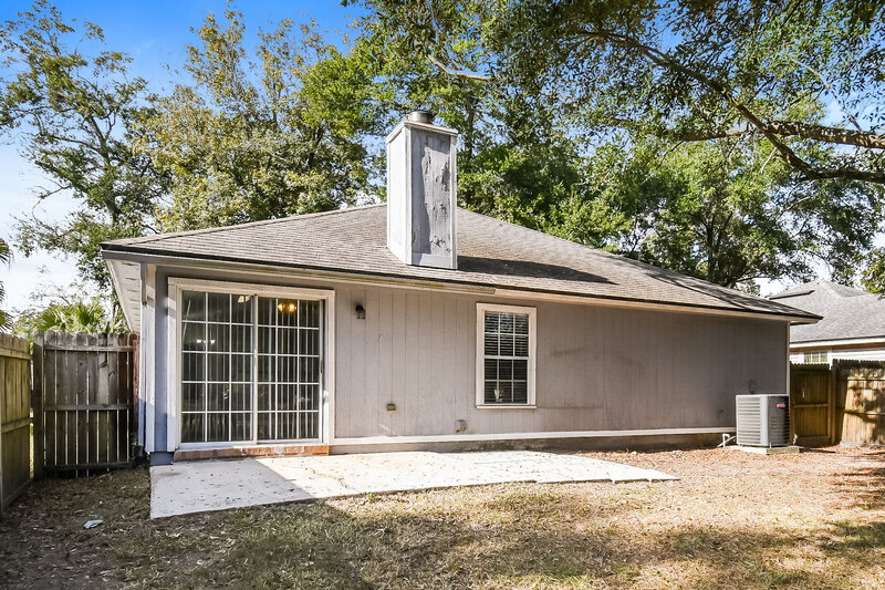1,830/Mo, 1659 Spring Oaks Ln Jacksonville, FL 32221 Rear View