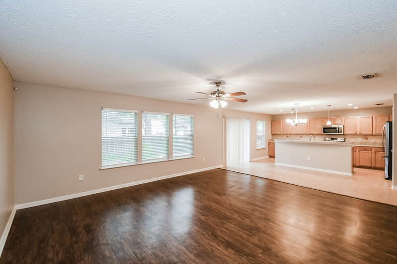 1,720/Mo, 2427 Brian Lakes Dr E Jacksonville, FL 32221 Living Room View 2