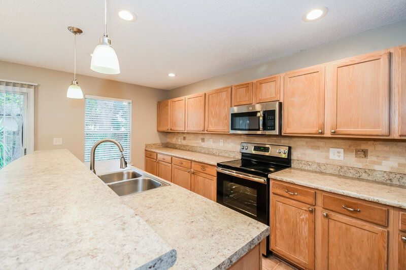 1,720/Mo, 2427 Brian Lakes Dr E Jacksonville, FL 32221 Kitchen View