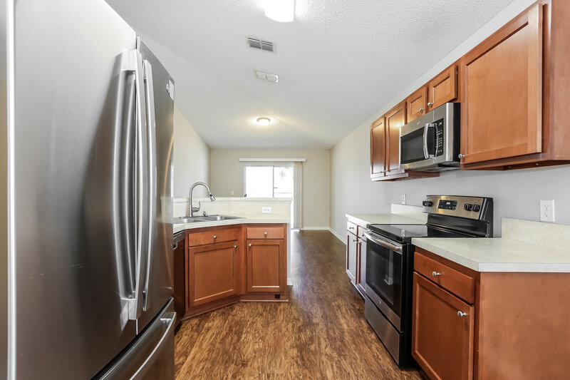 1,720/Mo, 7397 Prosperity Park Rd N Jacksonville, FL 32244 Kitchen View 2