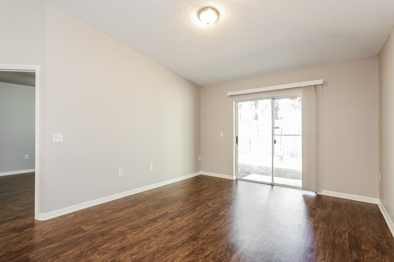 1,720/Mo, 7397 Prosperity Park Rd N Jacksonville, FL 32244 Family Room View