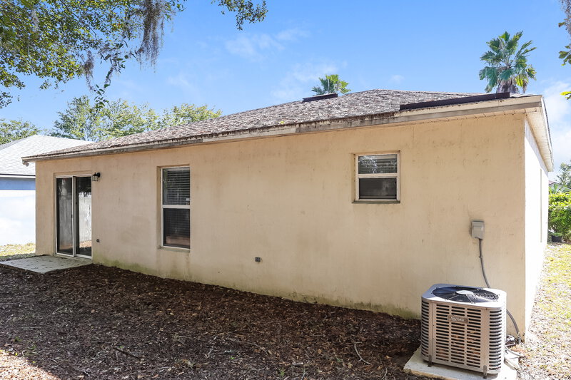 1,720/Mo, 7397 Prosperity Park Rd N Jacksonville, FL 32244 Rear View