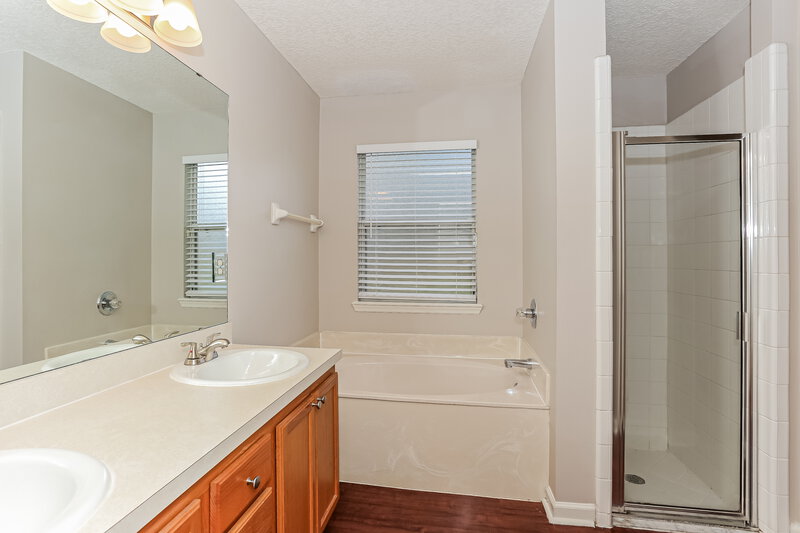 2,440/Mo, 3382 Westfield Dr Green Cove Springs, FL 32043 Main Bathroom View