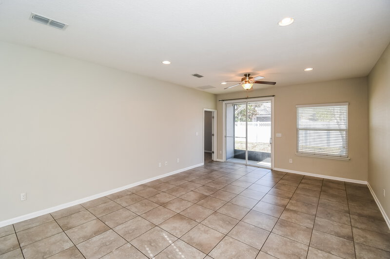 2,025/Mo, 869 Glendale Ln Orange Park, FL 32065 Living Room View 2