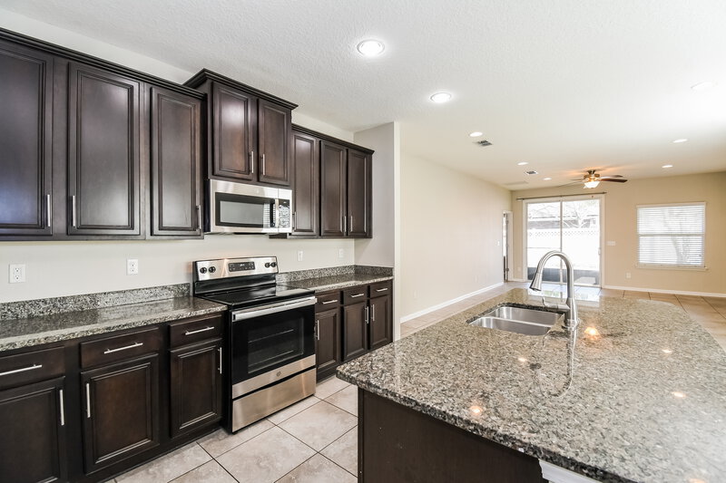 2,025/Mo, 869 Glendale Ln Orange Park, FL 32065 Kitchen View 2