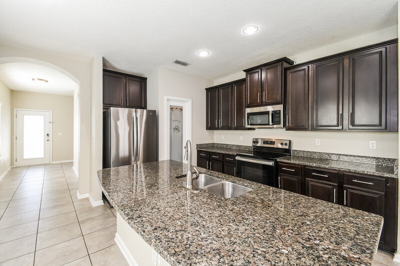 2,025/Mo, 869 Glendale Ln Orange Park, FL 32065 Kitchen View 3