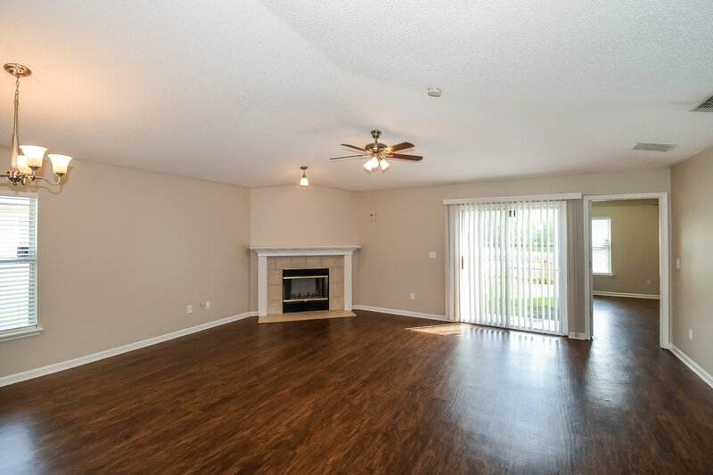 1,675/Mo, 6923 Recreation Trl Jacksonville, FL 32244 Living Room View