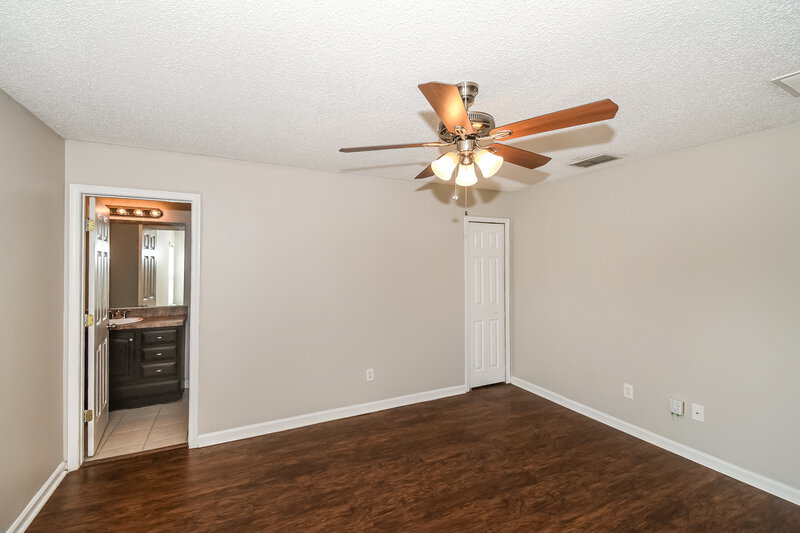 1,675/Mo, 6923 Recreation Trl Jacksonville, FL 32244 Main Bedroom View 2
