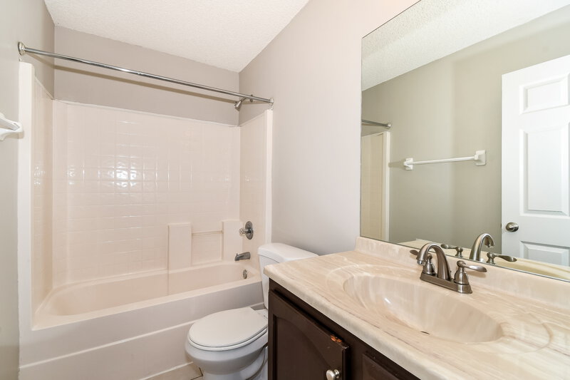 1,675/Mo, 6923 Recreation Trl Jacksonville, FL 32244 Bathroom View