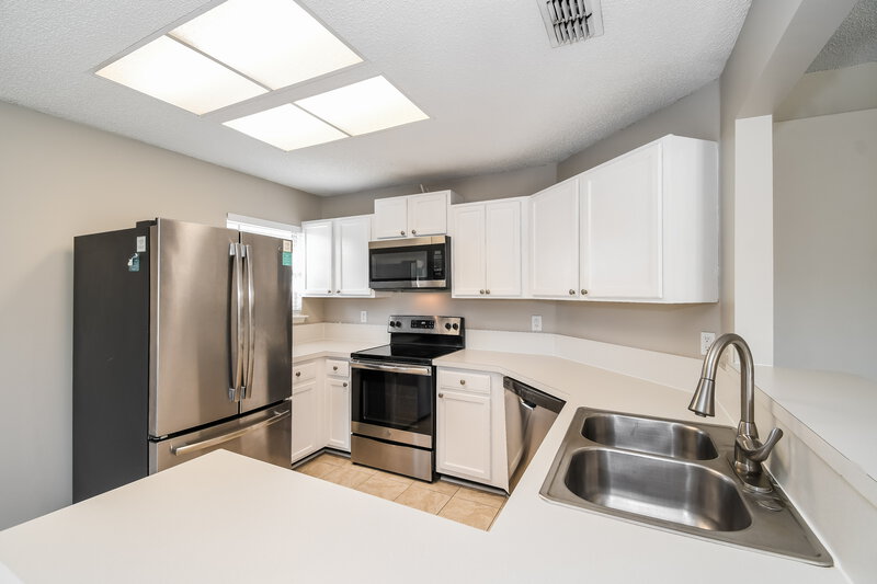 1,665/Mo, 2936 Waters View Cir Orange Park, FL 32073 Kitchen View