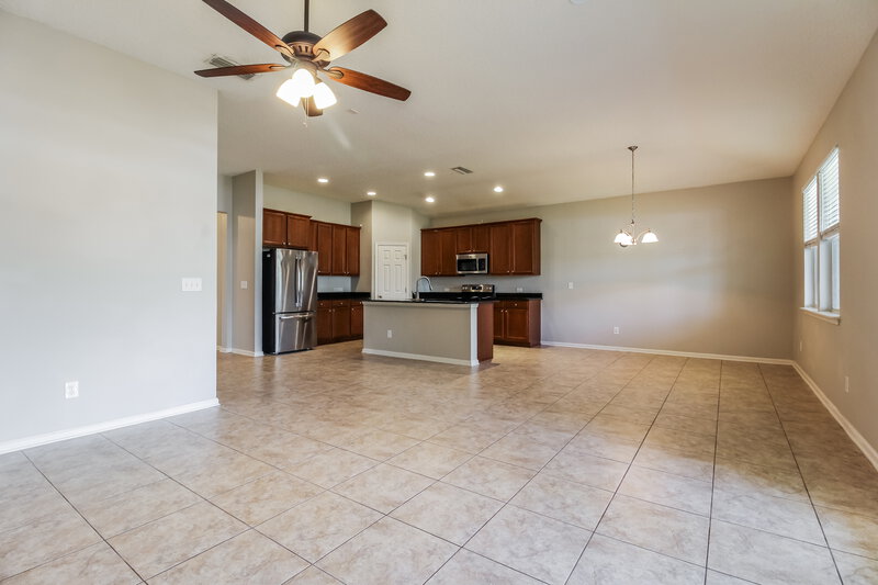 2,800/Mo, 1381 Azteca Dr Jacksonville, FL 32218 Living Room View 2