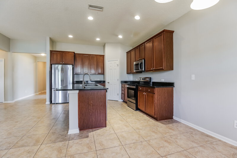 2,800/Mo, 1381 Azteca Dr Jacksonville, FL 32218 Kitchen View 2