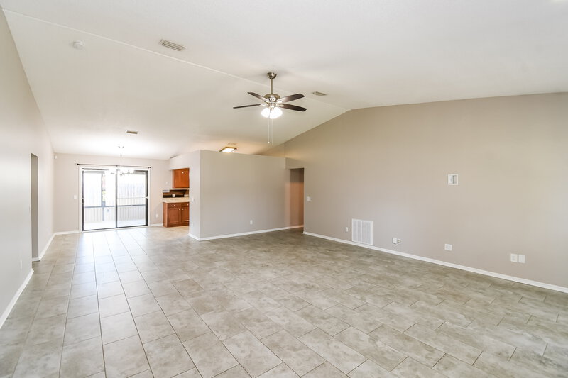2,115/Mo, 3164 Sanderling Ct Middleburg, FL 32068 Living Room View 2