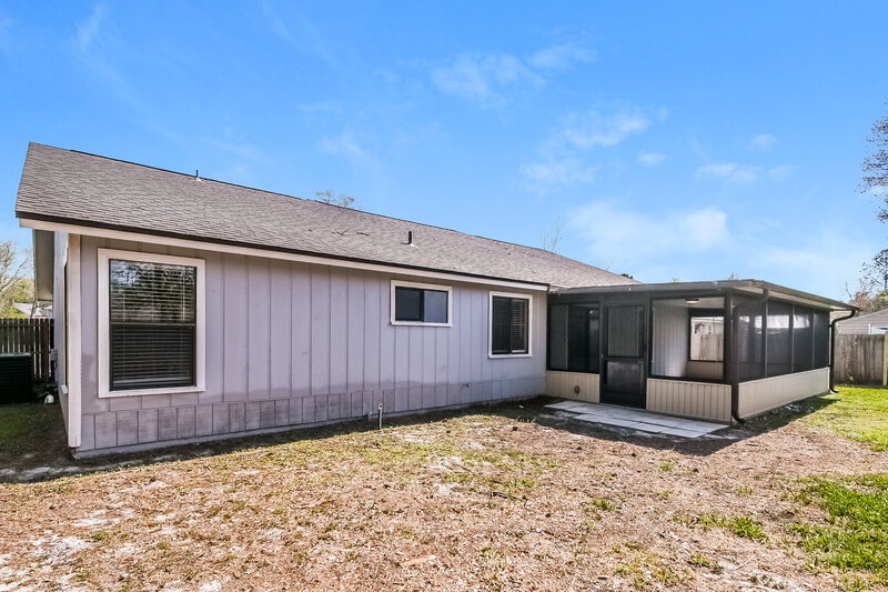 2,115/Mo, 3164 Sanderling Ct Middleburg, FL 32068 Rear View