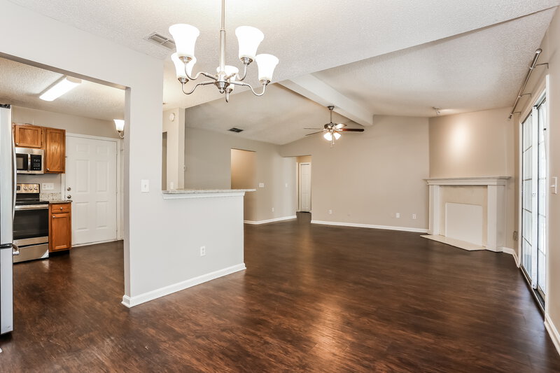 2,640/Mo, 7810 Spring Branch Dr S Jacksonville, FL 32221 Dining Room View 2