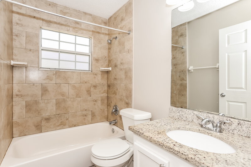 2,640/Mo, 7810 Spring Branch Dr S Jacksonville, FL 32221 Bathroom View