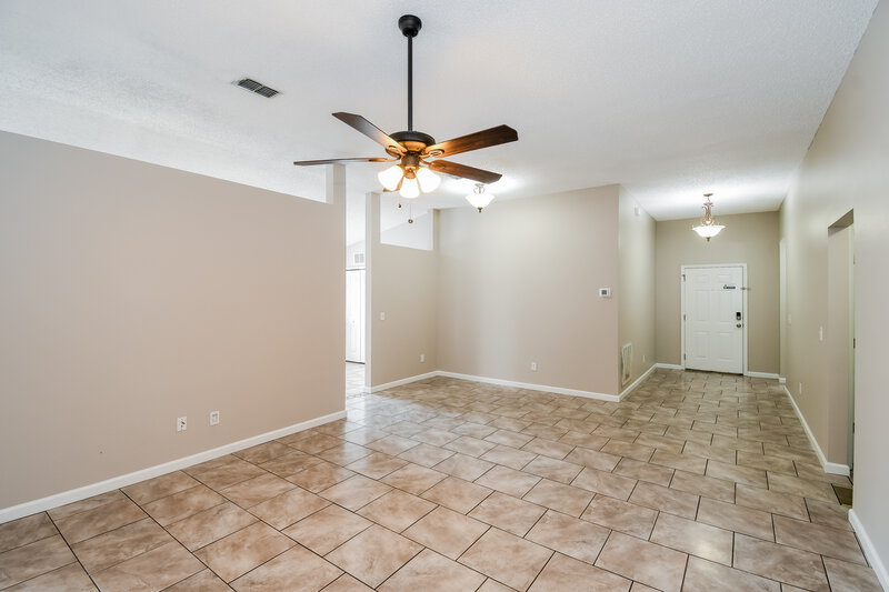2,690/Mo, 8706 Star Leaf Rd N Jacksonville, FL 32210 Living Room View 2
