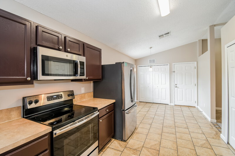 2,690/Mo, 8706 Star Leaf Rd N Jacksonville, FL 32210 Kitchen View