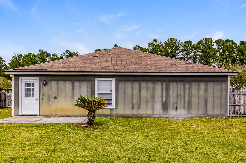 2,690/Mo, 8706 Star Leaf Rd N Jacksonville, FL 32210 Rear View 2