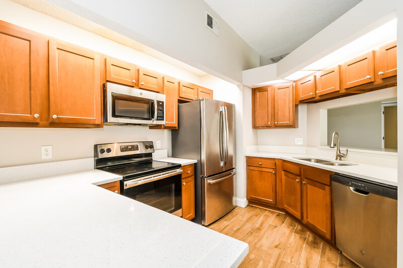 1,980/Mo, 8385 Chason Rd W Jacksonville, FL 32244 Kitchen View