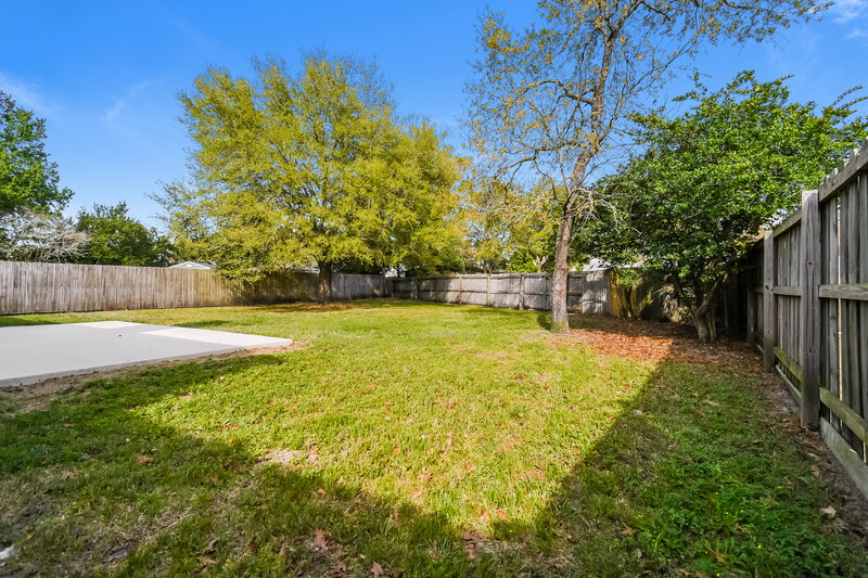 1,980/Mo, 8385 Chason Rd W Jacksonville, FL 32244 Rear View