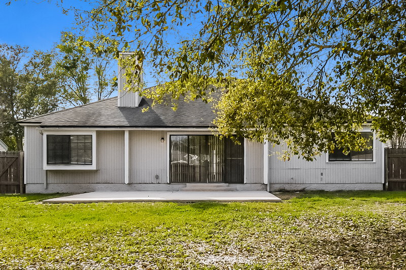 1,980/Mo, 8385 Chason Rd W Jacksonville, FL 32244 Rear View 2