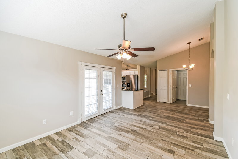 1,855/Mo, 7604 Chelmsford Dr Jacksonville, FL 32244 Living Room View 2