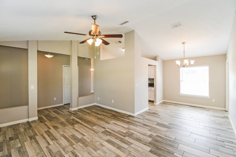 1,855/Mo, 7604 Chelmsford Dr Jacksonville, FL 32244 Dining Room View 2