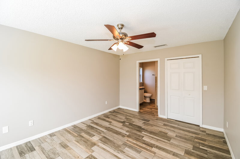 1,855/Mo, 7604 Chelmsford Dr Jacksonville, FL 32244 Main Bedroom View
