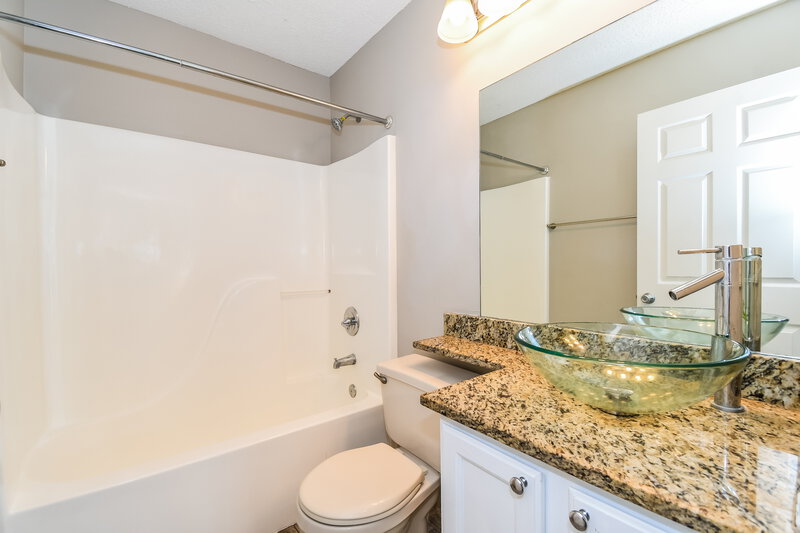 1,855/Mo, 7604 Chelmsford Dr Jacksonville, FL 32244 Bathroom View
