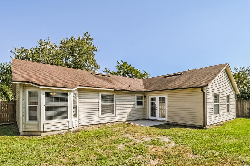 1,855/Mo, 7604 Chelmsford Dr Jacksonville, FL 32244 Rear View 2