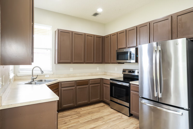 2,570/Mo, 6501 Winding Greens Dr Jacksonville, FL 32244 Kitchen View