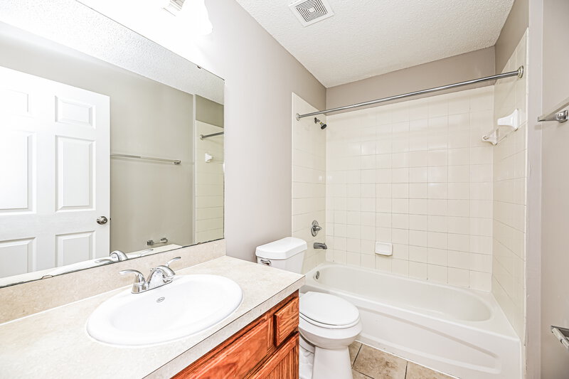 1,770/Mo, 2391 Creekfront Dr Green Cove Springs, FL 32043 Bathroom View