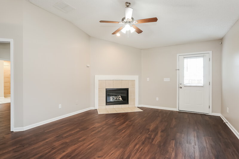 2,015/Mo, 8628 Springtree Rd Jacksonville, FL 32210 Family Room View