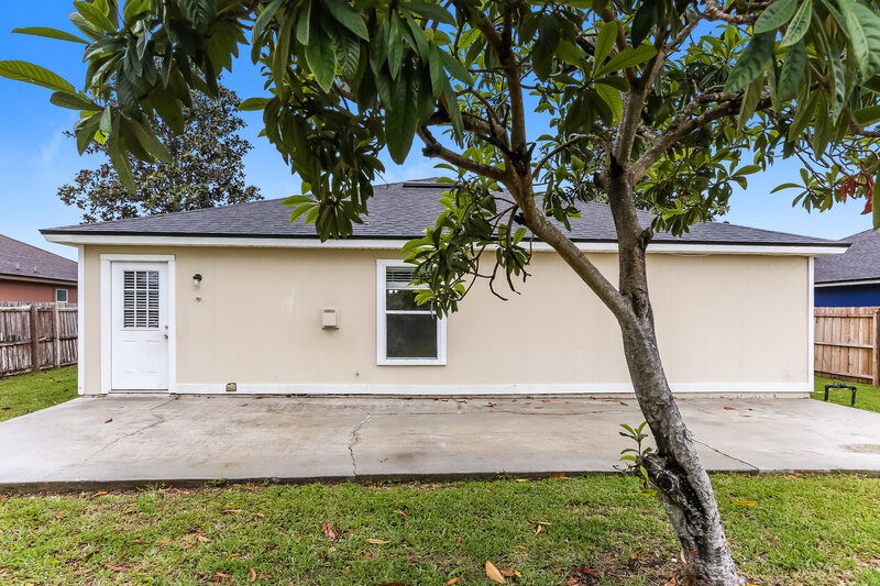 2,015/Mo, 8628 Springtree Rd Jacksonville, FL 32210 Rear View