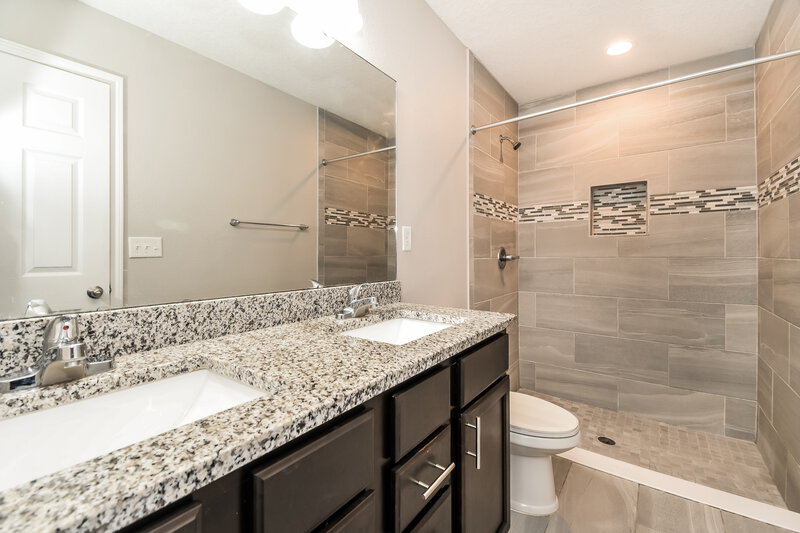 1,845/Mo, 5325 Lacy Jane Way Jacksonville, FL 32244 Main Bathroom View