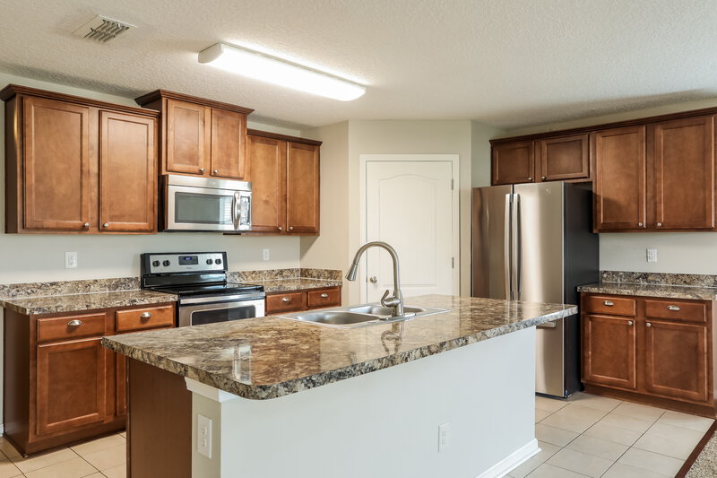 1,915/Mo, 3251 Canyon Falls Dr Green Cove Springs, FL 32043 Kitchen View