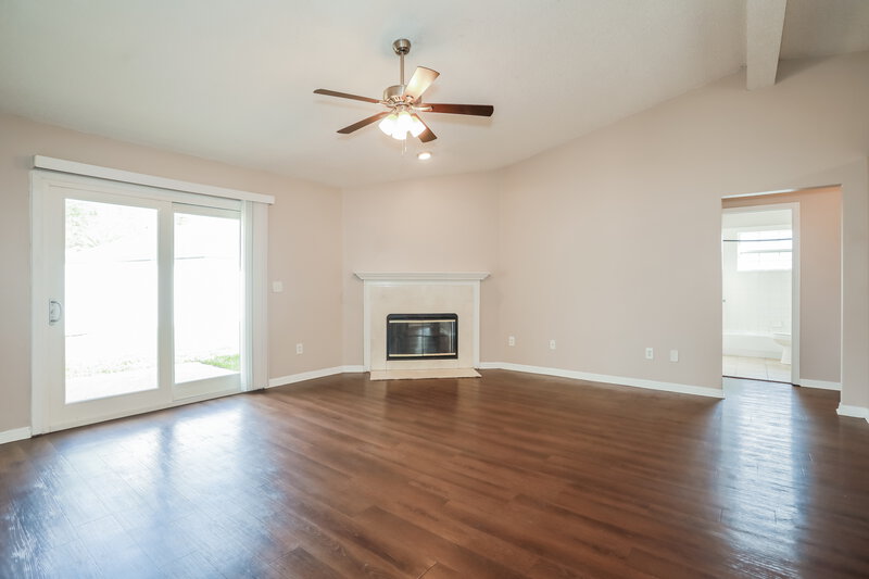1,670/Mo, 2964 Biloxi Trl Middleburg, FL 32068 Living Room View