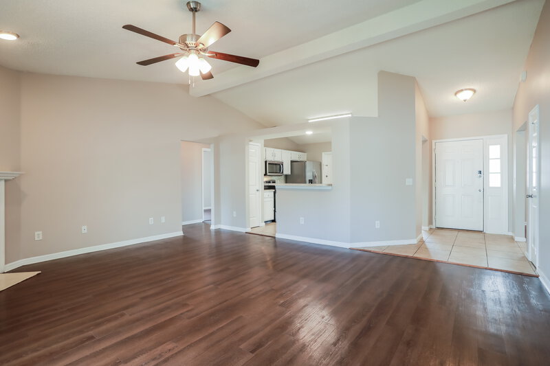 1,670/Mo, 2964 Biloxi Trl Middleburg, FL 32068 Living Room View 2