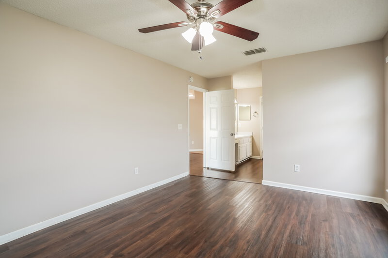 1,670/Mo, 2964 Biloxi Trl Middleburg, FL 32068 Main Bedroom View 2